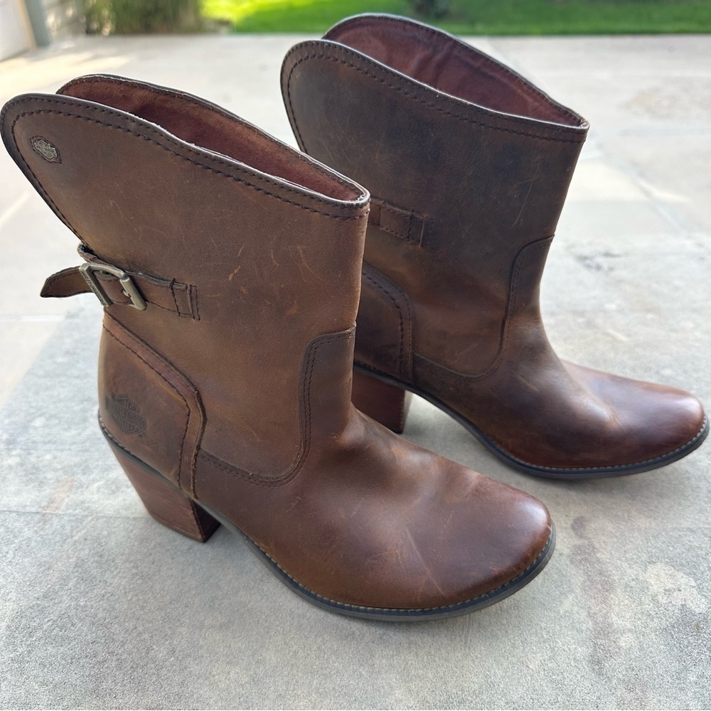 Harley Davidson Stacked Heel Short Brown Leather Boots 81462 size 9.5